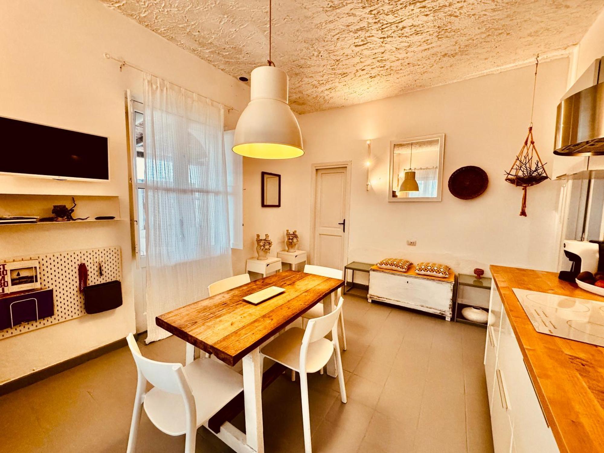 Via Marina Apartment Стромболи Екстериор снимка